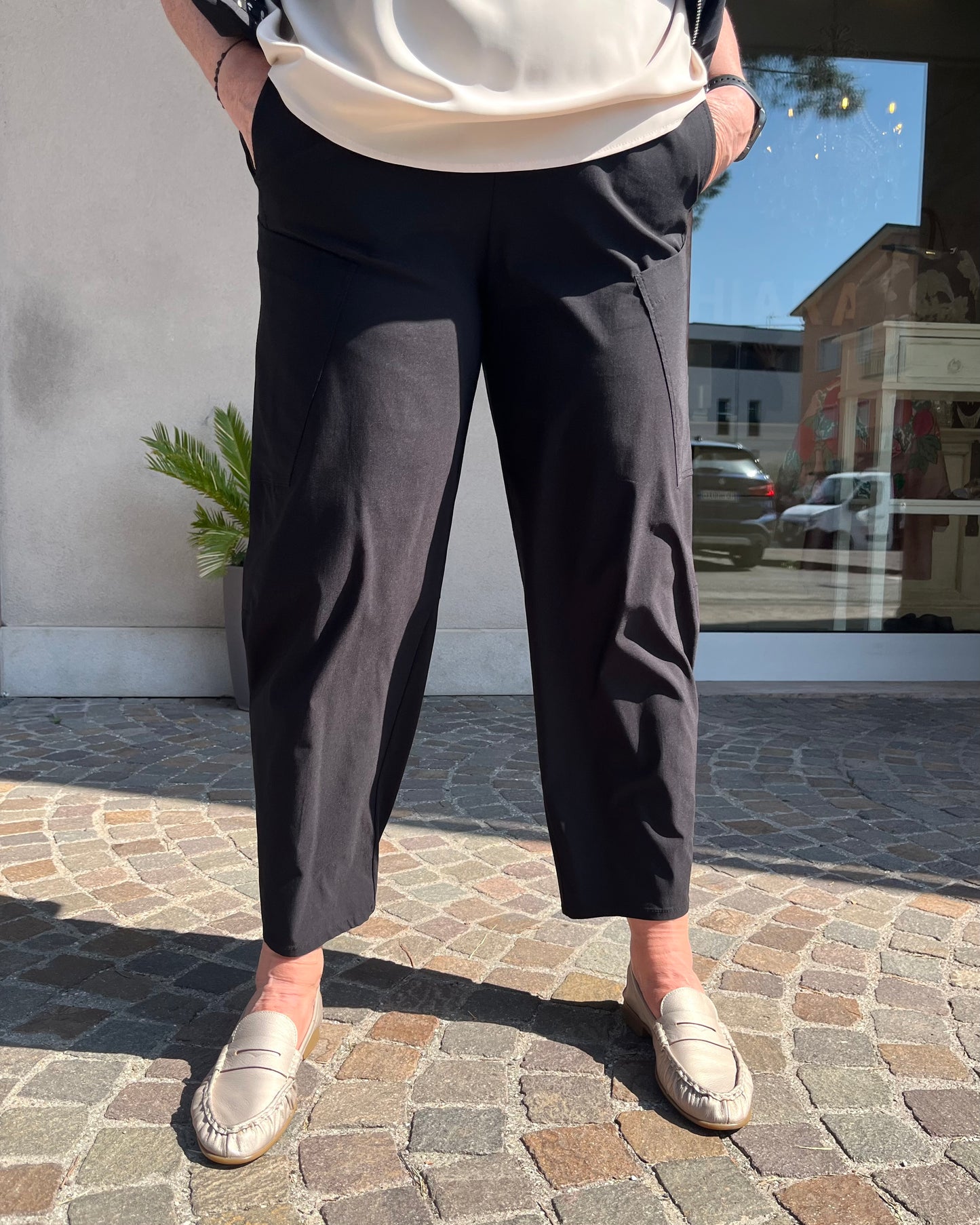 Pantalone Carota con tasche | Nero