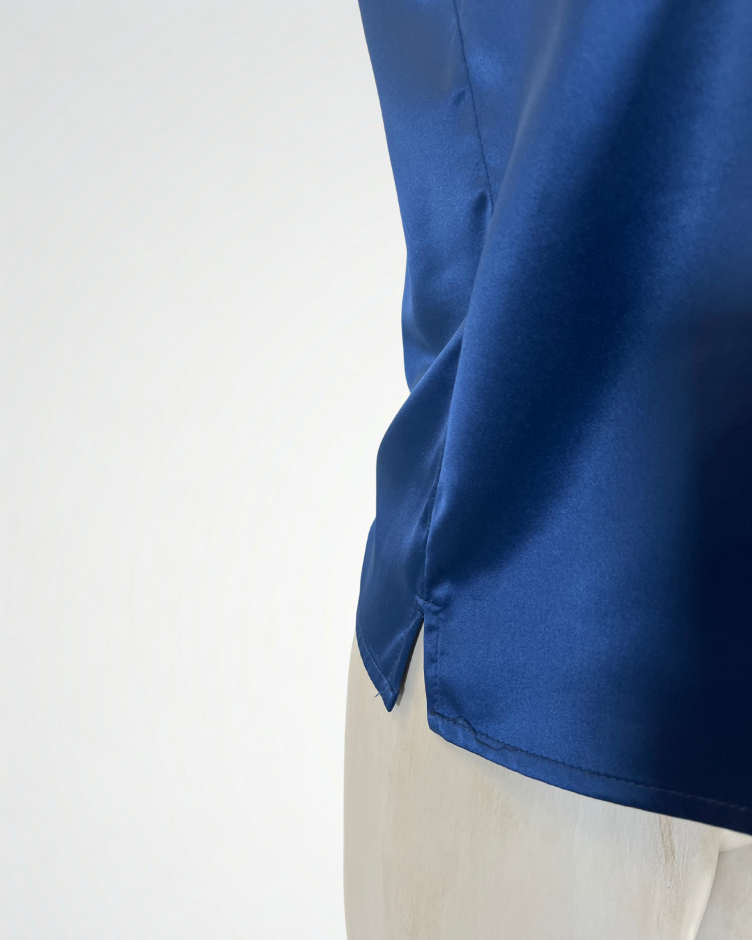 Top in raso blu