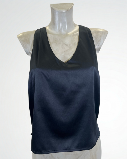 Top in raso nero
