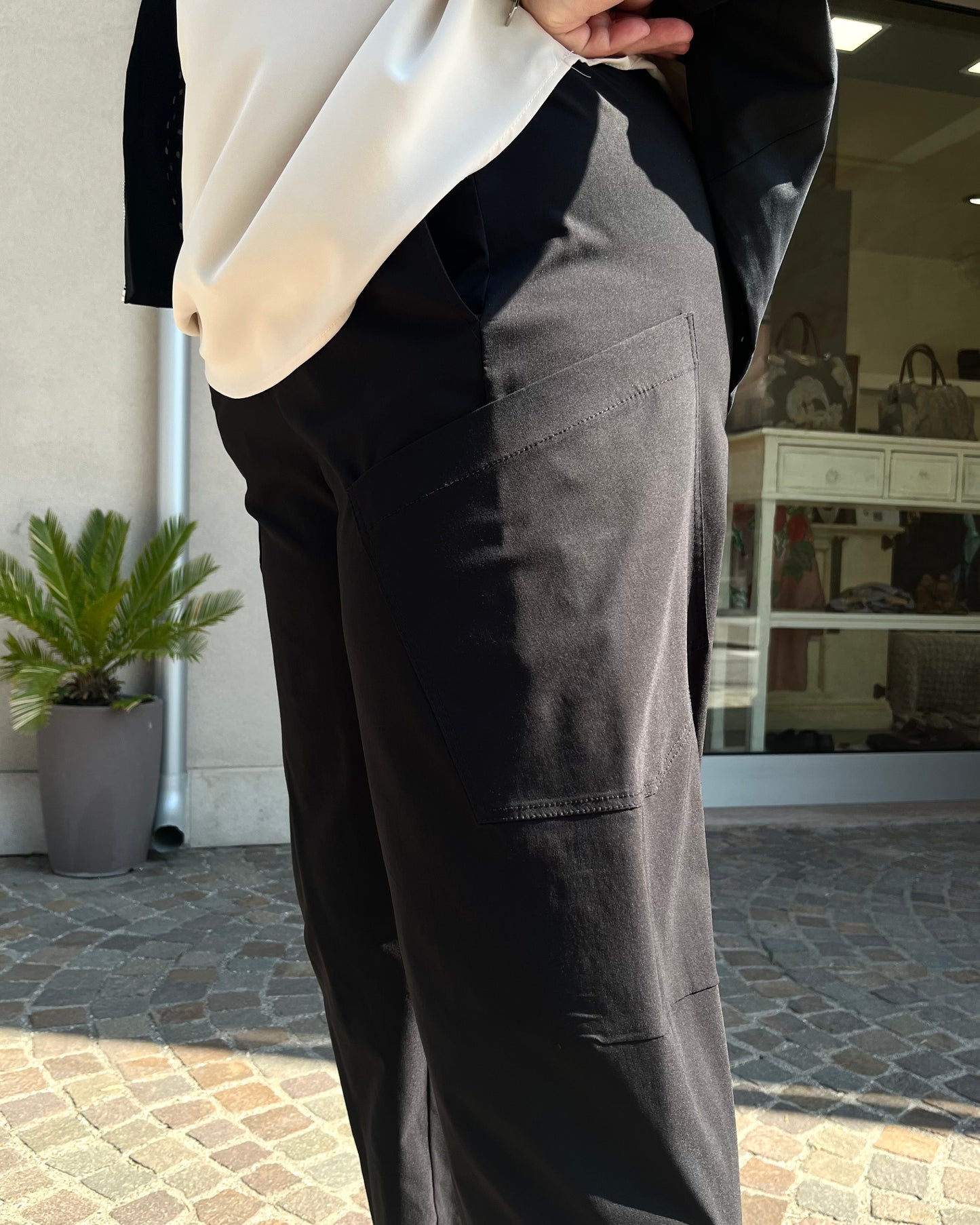 Pantalone Carota con tasche | Nero