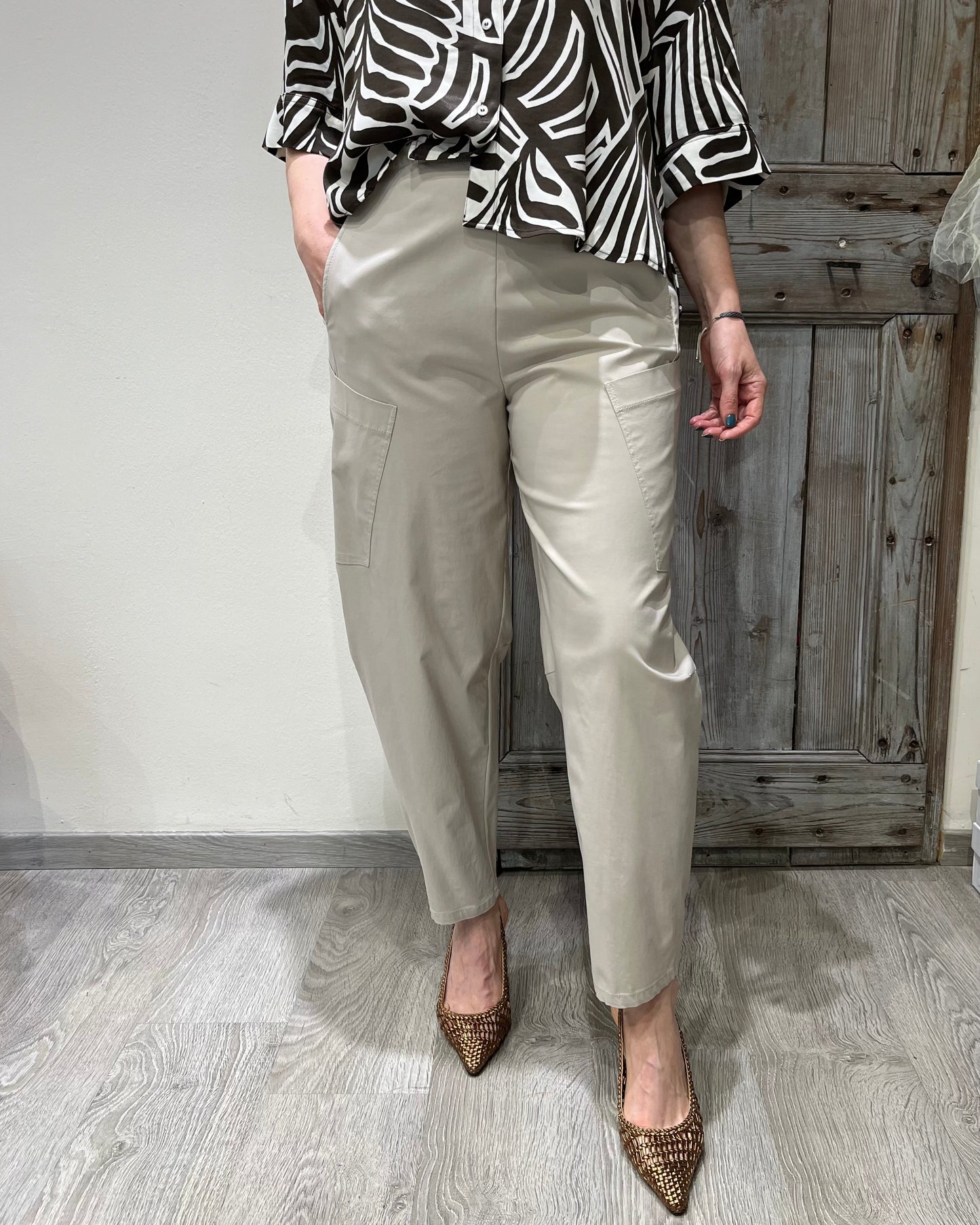 Pantalone Carota con tasche | Beige